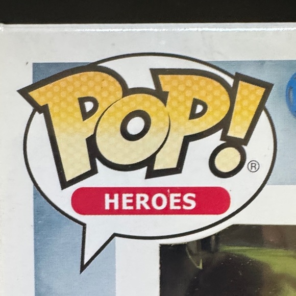 Funko Aquaman Exclusive Vinyl Figure with Motherbox - Picture 2 of 7